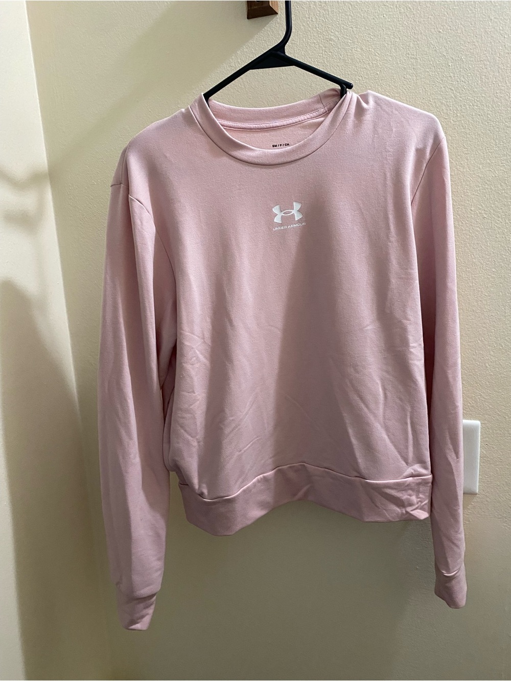 Under Armour Women’s Light Pink Crewneck Pullover Sweatshirt